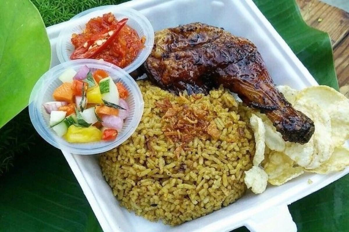 Nasi Kebuli Ayam Bakar